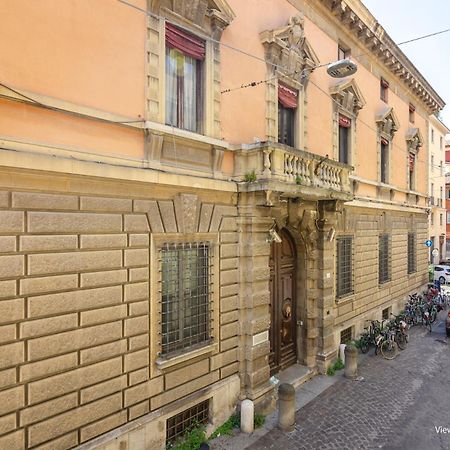 Goito Luxury Apartment, In The Historical Center Болоня Екстериор снимка