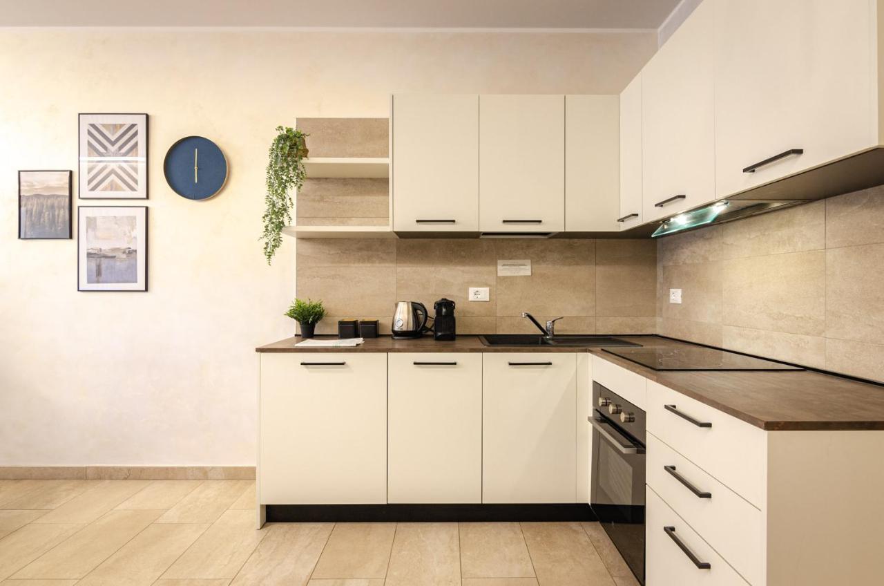 Goito Luxury Apartment, In The Historical Center Болоня Екстериор снимка