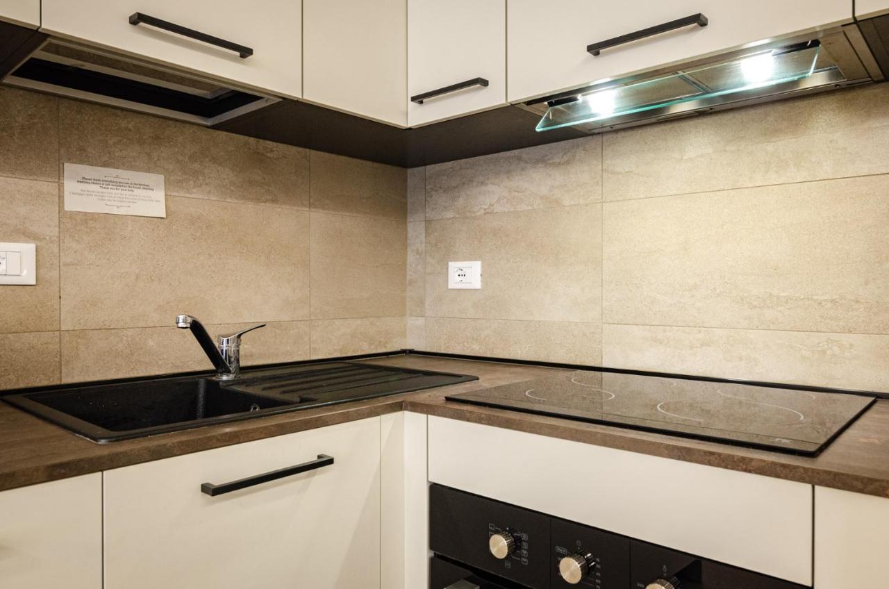 Goito Luxury Apartment, In The Historical Center Болоня Екстериор снимка