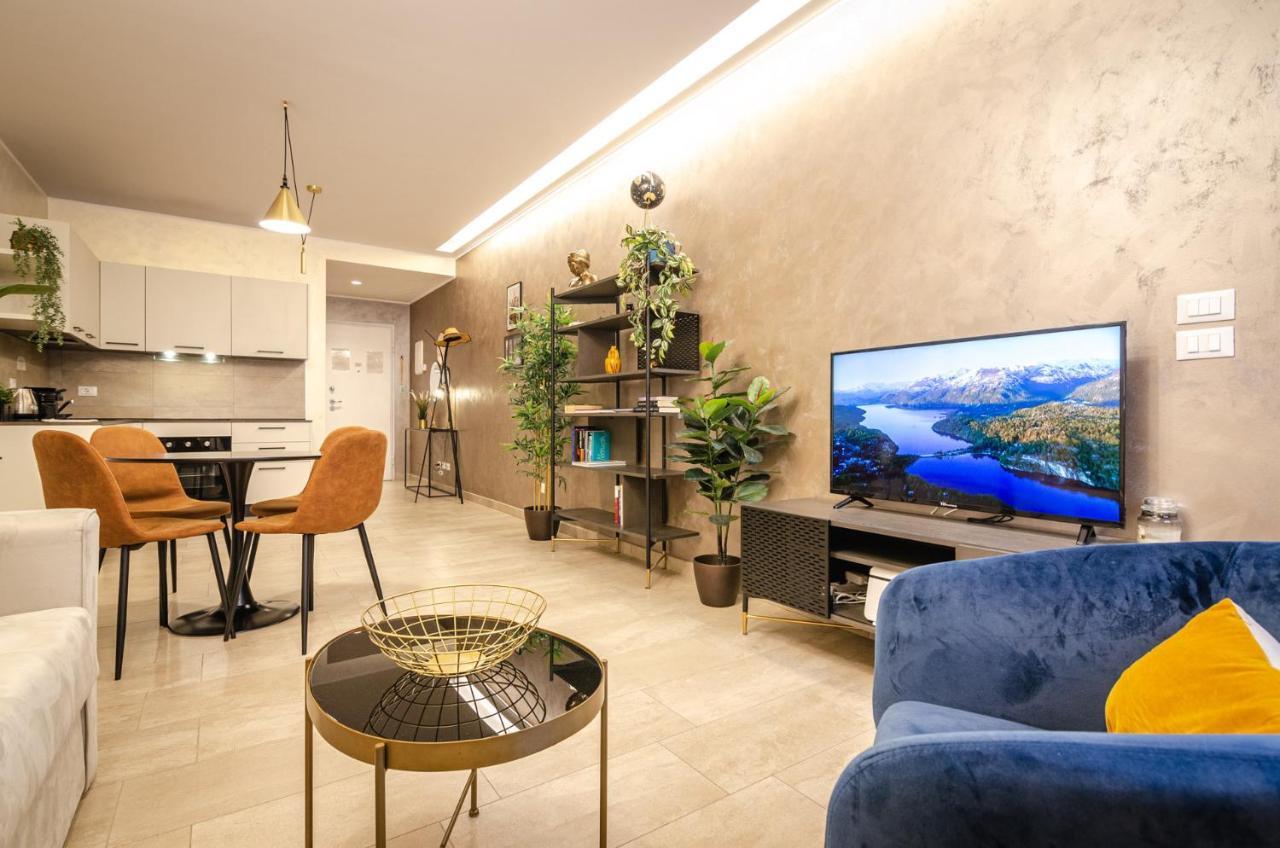 Goito Luxury Apartment, In The Historical Center Болоня Екстериор снимка