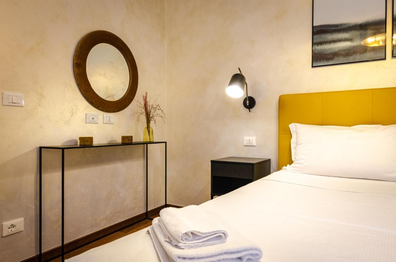 Goito Luxury Apartment, In The Historical Center Болоня Екстериор снимка