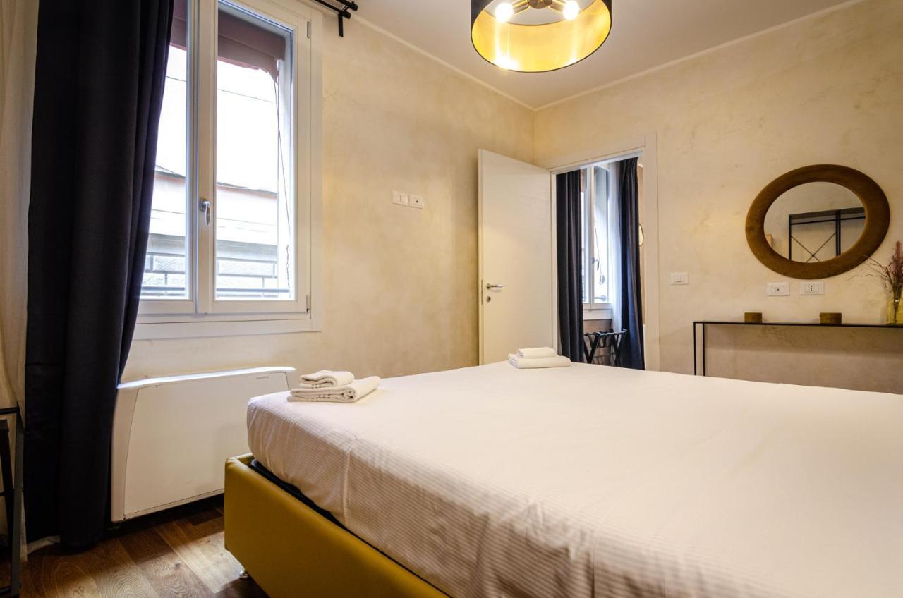 Goito Luxury Apartment, In The Historical Center Болоня Екстериор снимка
